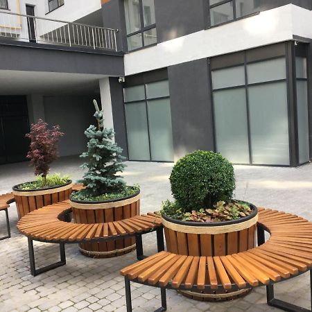 4-Room Jacuzzi Apartment Lviv Ngoại thất bức ảnh