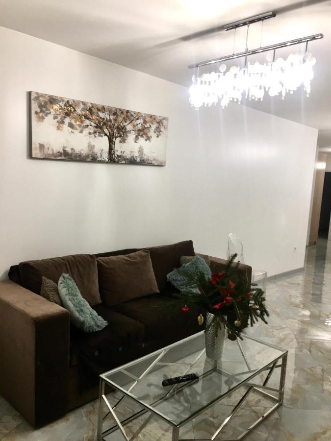 4-Room Jacuzzi Apartment Lviv Ngoại thất bức ảnh