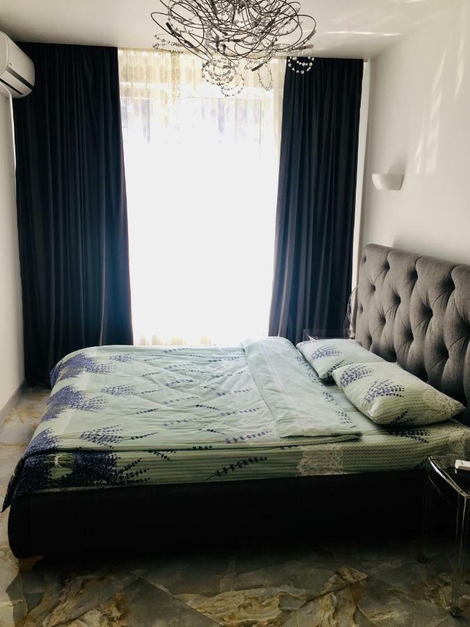 4-Room Jacuzzi Apartment Lviv Ngoại thất bức ảnh