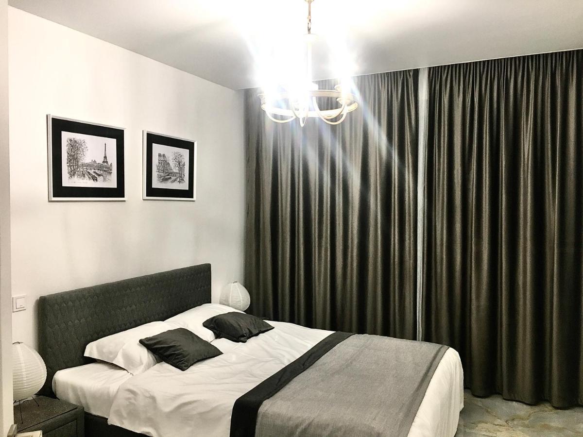 4-Room Jacuzzi Apartment Lviv Ngoại thất bức ảnh