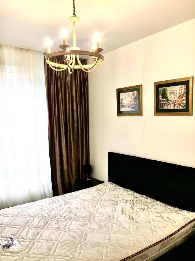 4-Room Jacuzzi Apartment Lviv Ngoại thất bức ảnh